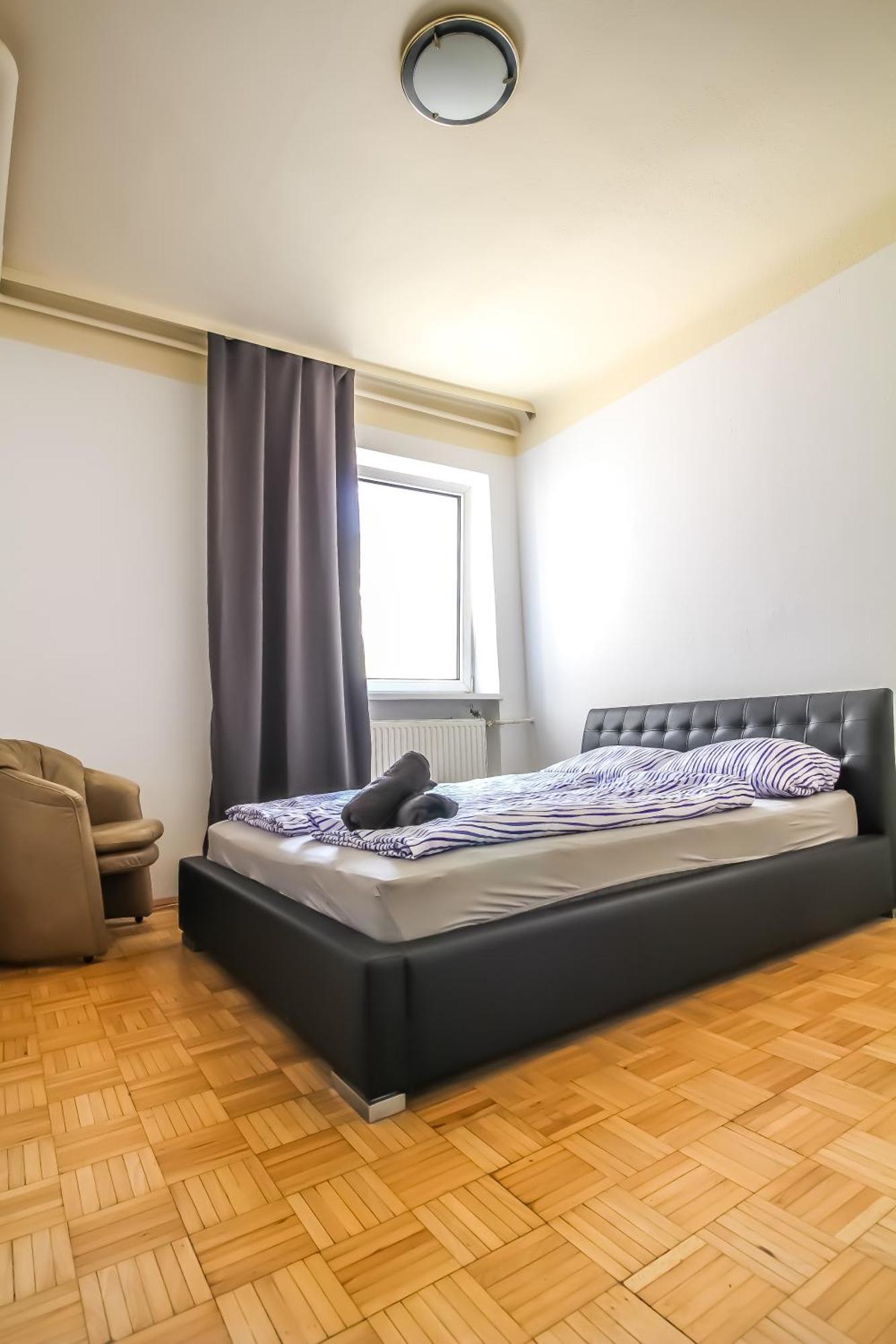Cozy Rooms - U3 Hutteldorferstrasse Відень Екстер'єр фото