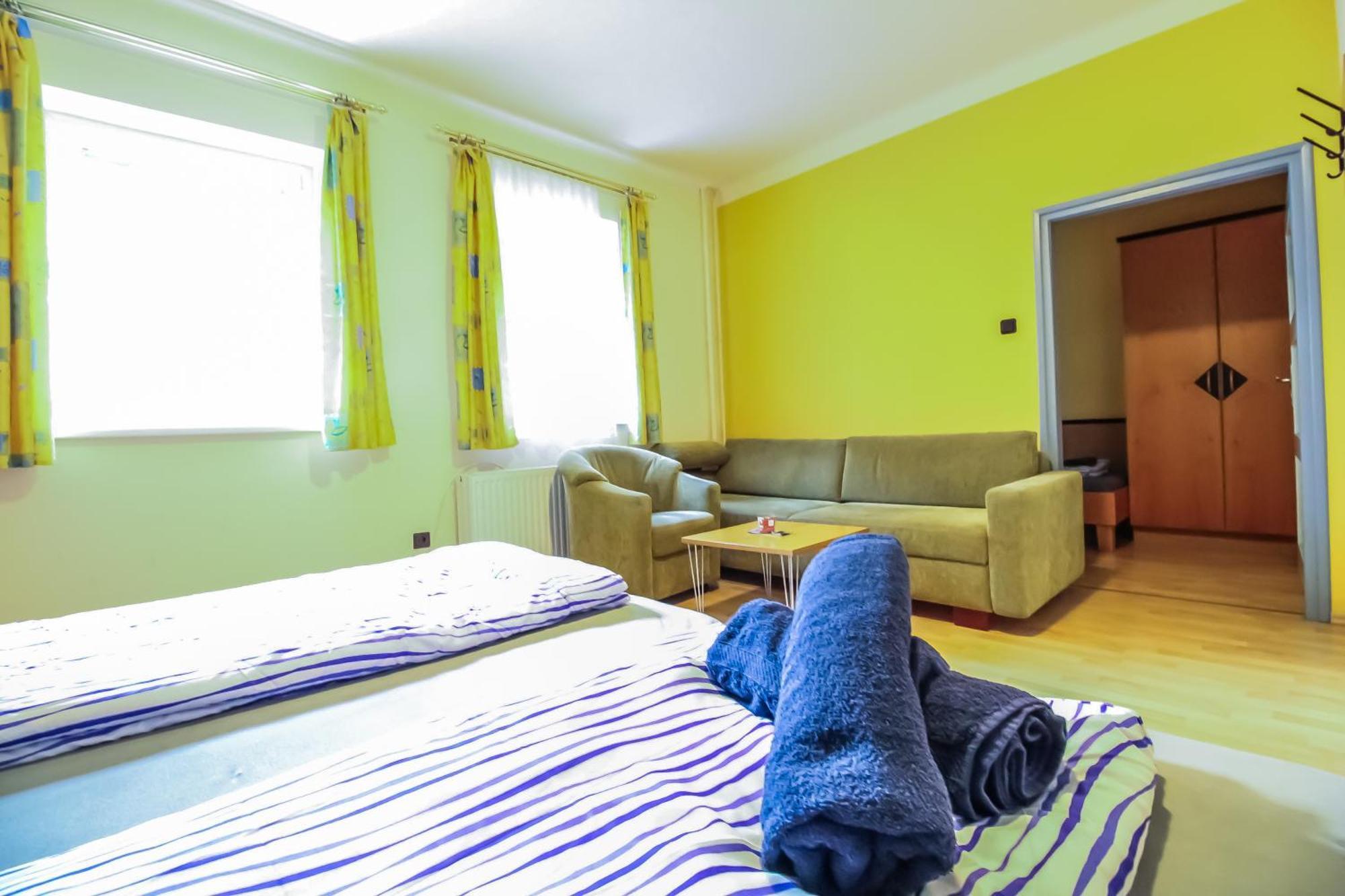 Cozy Rooms - U3 Hutteldorferstrasse Відень Екстер'єр фото